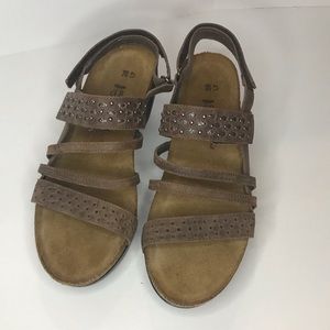 Next to new Naot Relate Leather Sandal